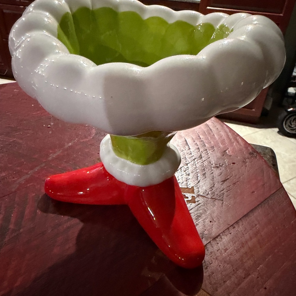 Festive Red and Green Ceramic Grinch bowl - Picture 10 of 11